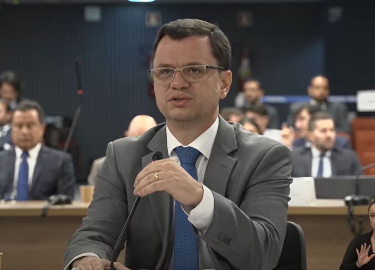 Defesa de Torres cita Matsunaga e goleiro Bruno em recurso ao STF