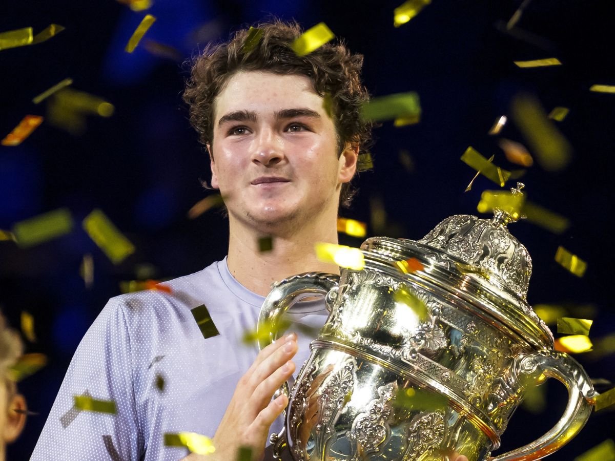 Após título na Suíça, João Fonseca estreia com vitória no Masters 1000 de Paris