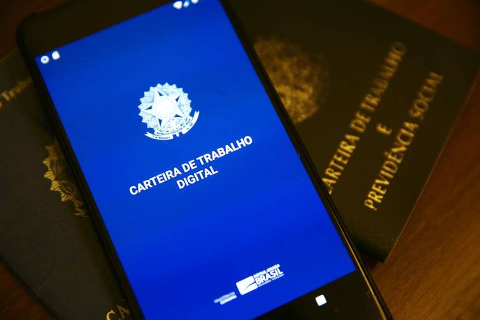 com-salarios-de-ate-r$-2,4-mil,-df-tem-475-vagas-nesta-quarta-(29)