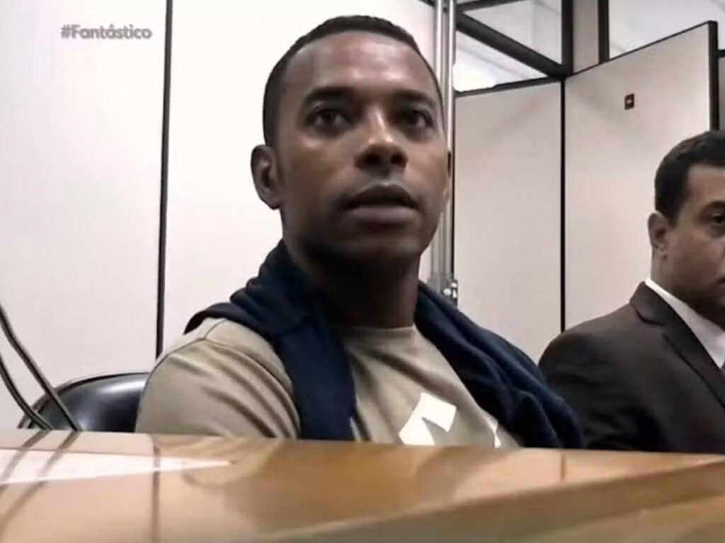 robinho-detalha-rotina-na-cadeia-e-nega-privilegios:-“igual-aos-outros”