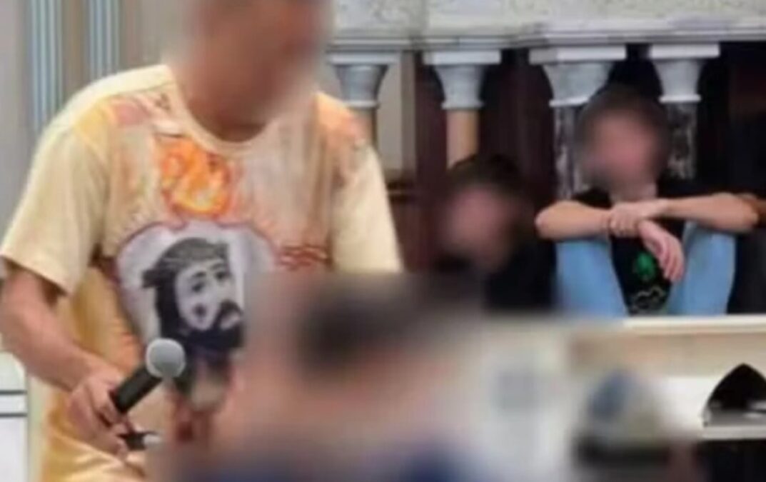 Pai é preso por fingir tumor do filho para pedir dinheiro em igrejas