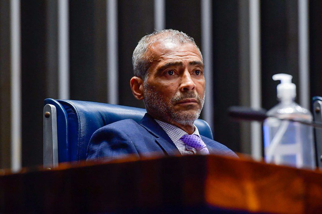 romario-reage-a-ataques-nas-redes-e-rebate-fake-news-apos-megaoperacao-no-rj