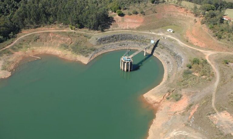 ias:-sabesp-retira-mais-agua-de-represas-do-que-nunca-e-nivel-preocupa