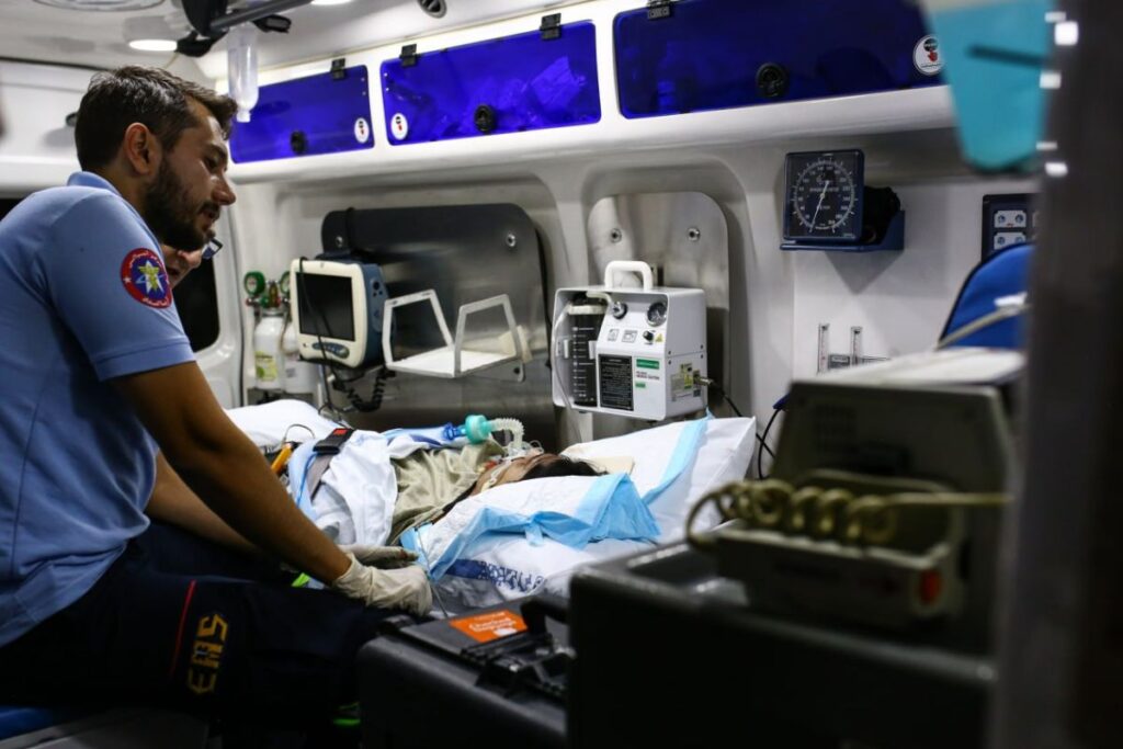 atleta-iraniano-de-volei-tem-morte-cerebral-apos-acidente-em-piscina