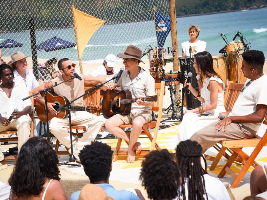 “Luau MTV”: Famosos e ex-VJs se reúnem para gravação em homenagem à Cássia Eller