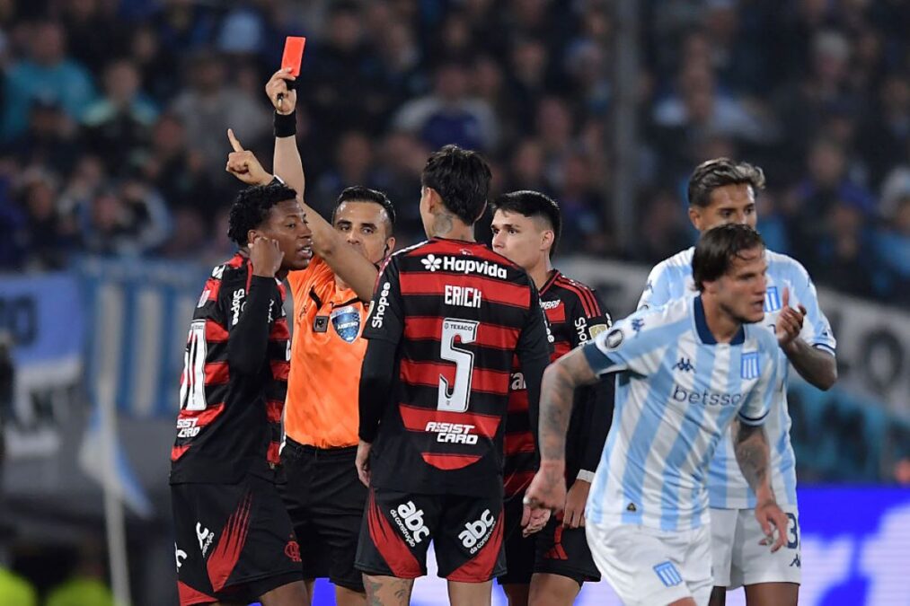 Plata é expulso na semifinal da Libertadores e web se revolta; confira