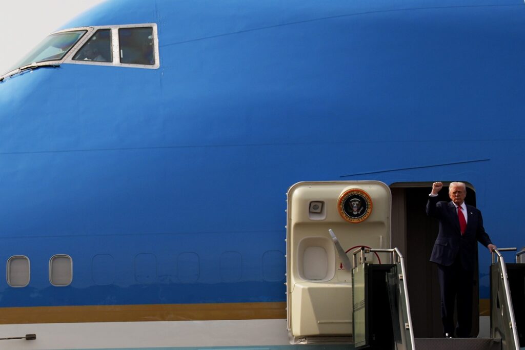 trump-diz-que-reduzira-tarifas-aplicadas-sobre-a-china-apos-reuniao-com-xi