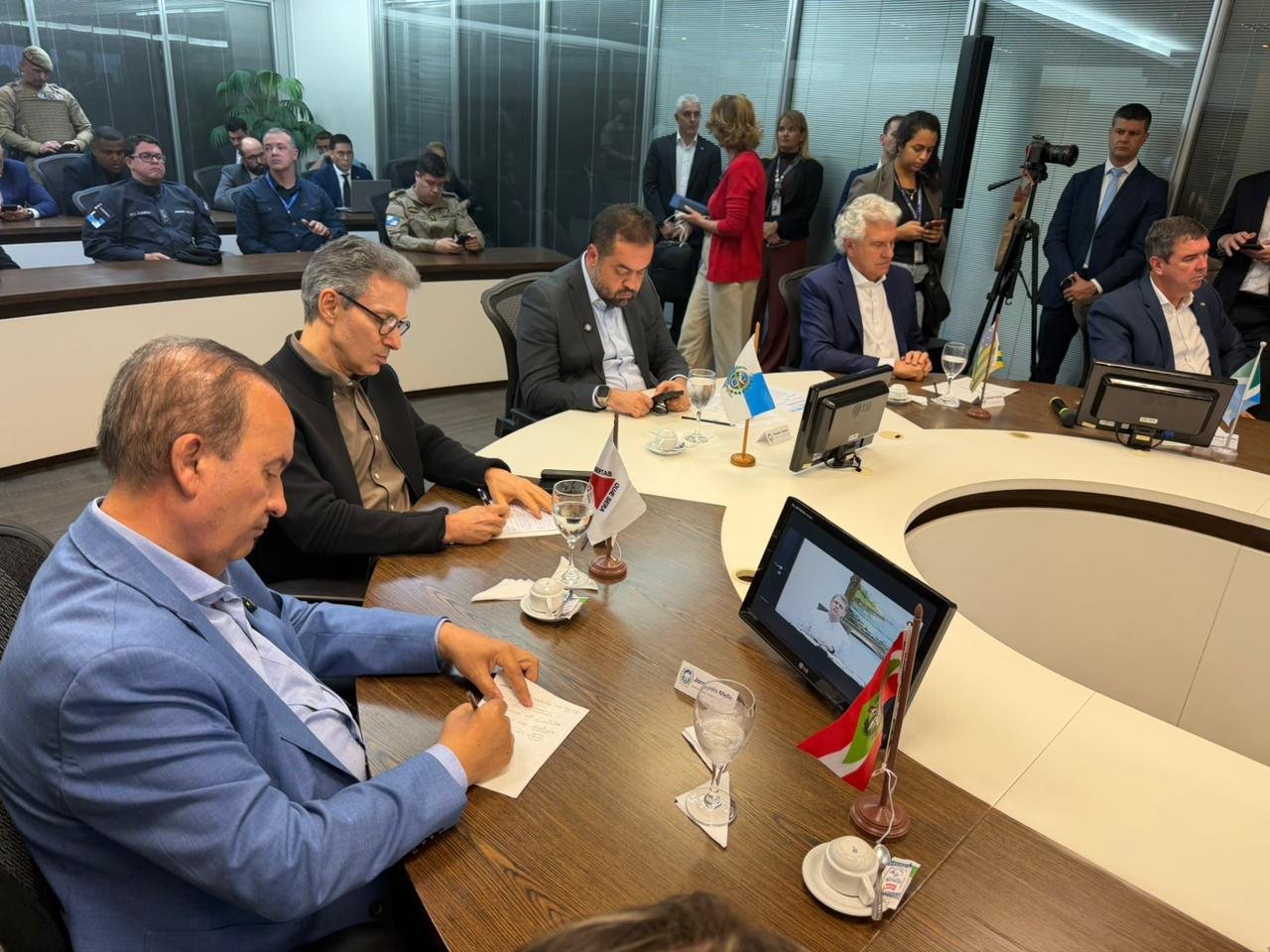 em-reuniao-no-rio,-governadores-de-direita-projetam-“consorcio-da-paz”