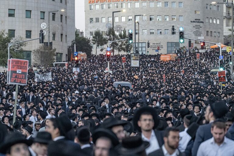 israel:-ultraortodoxos-protestam-contra-servico-militar-obrigatorio