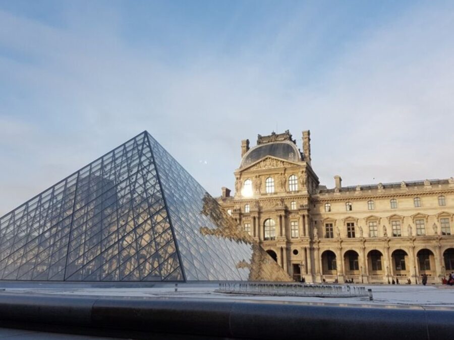Cinco novos suspeitos de roubo no Louvre são presos em Paris