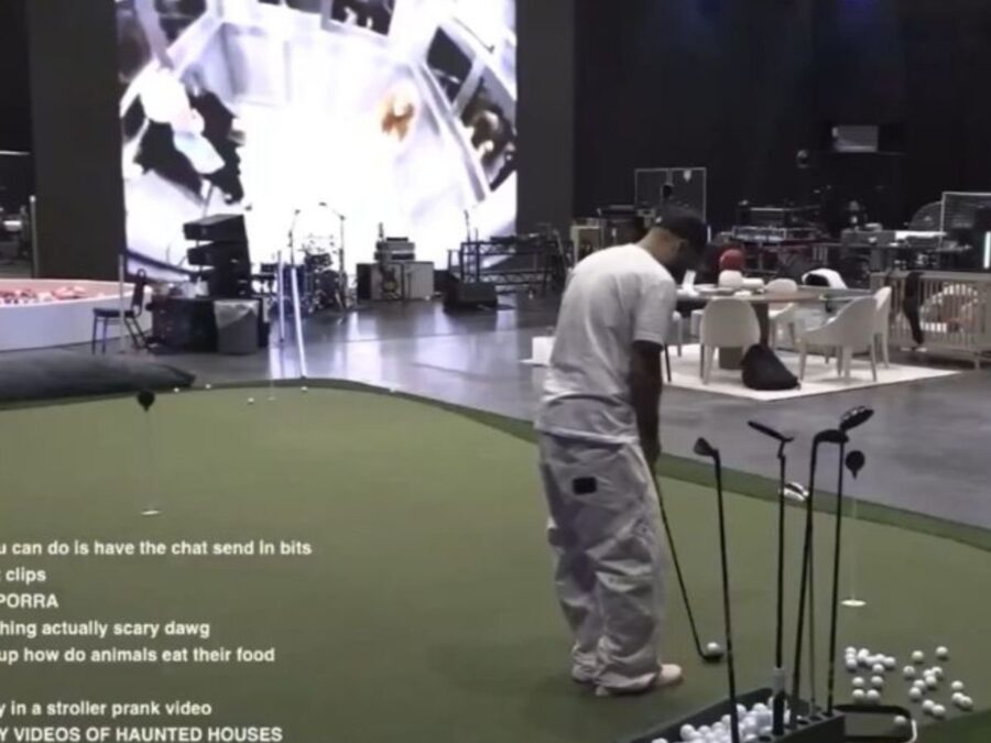 Será um sinal? Justin Bieber assiste pegadinhas do Silvio Santos em live na web