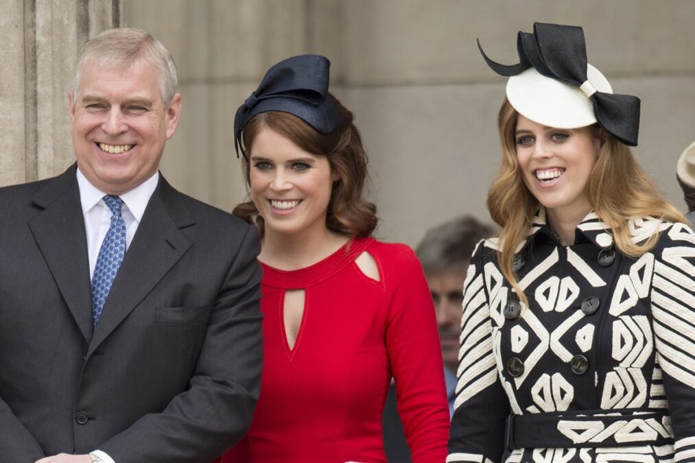 Ex-princesas? Status de Eugenie e Beatrice após Andrew perder título
