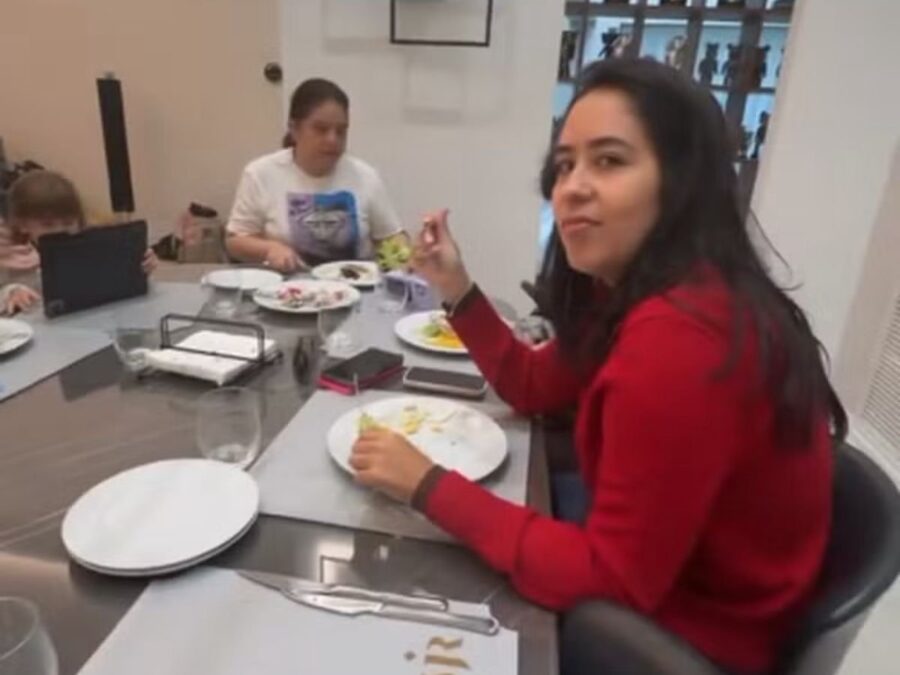 Nada de climão! Virginia toma café com irmã de Zé Felipe na mansão de Vini Jr.