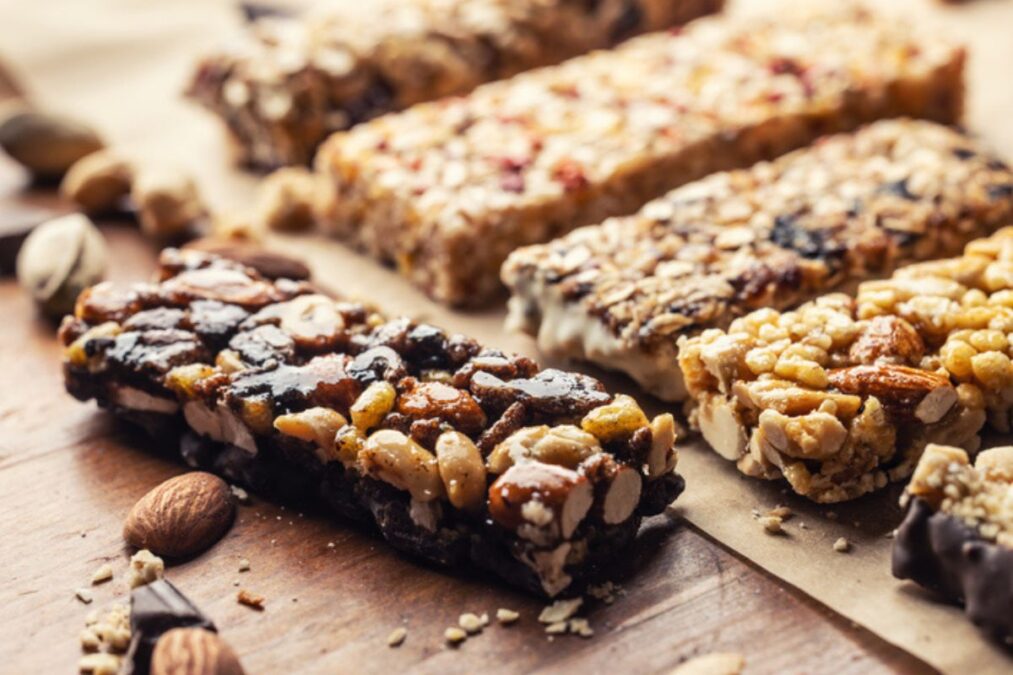 Snacks proteicos: veja como escolher entre plant-based e origem animal