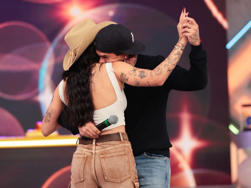 ana-castela-leva-ze-felipe-para-conhecer-sua-avo-no-paraguai