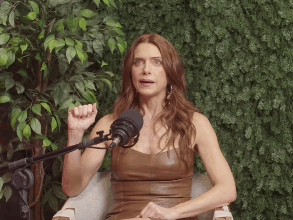 namorando-empresario,-leticia-spiller-quebra-expectativas-e-diz-nao-querer-se-casar