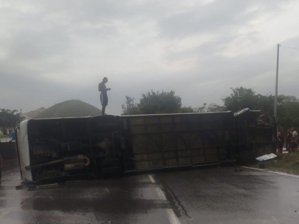 acidente-com-torcedores-do-flamengo:-esposa-de-vitima-relata-drama-e-cobra-por-justica