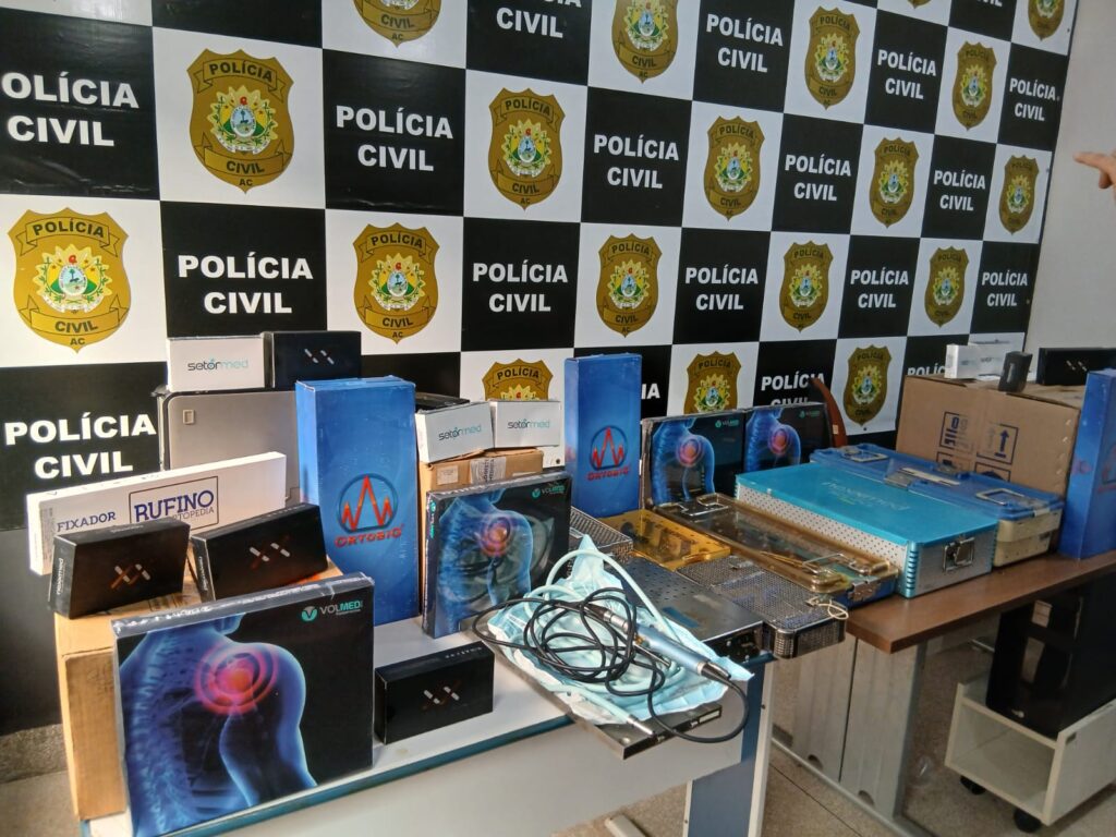 Equipamentos essenciais para cirurgias ortopédicas foram recuperados pela PCAC, o crime colocava em risco a saúde da população. Foto: cedida