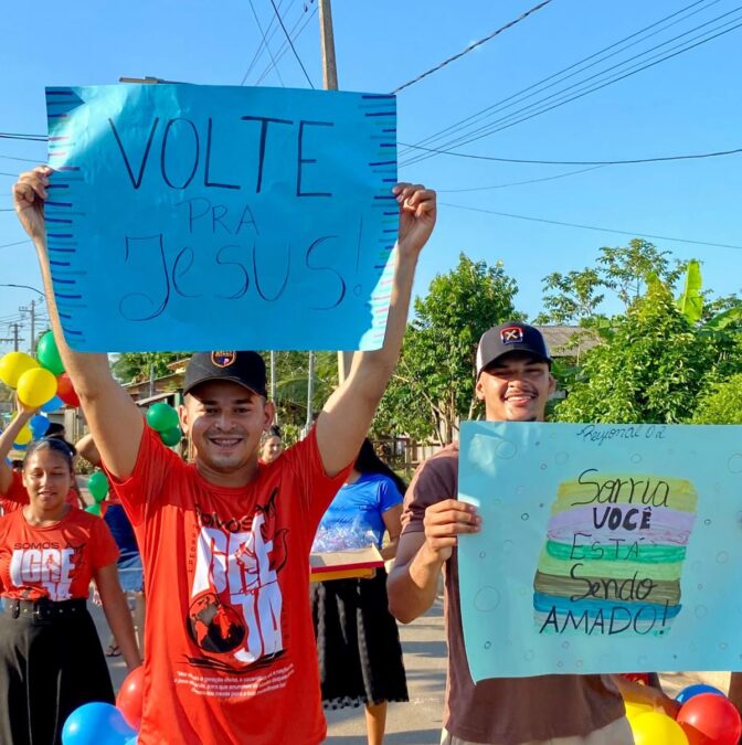 Evangelismo leva fé e solidariedade às ruas do Segundo Distrito em Sena Madureira