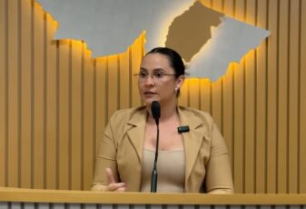 Vereadora Helissandra Matos anuncia saída da base política do prefeito Gerlen Diniz em Sena Madureira