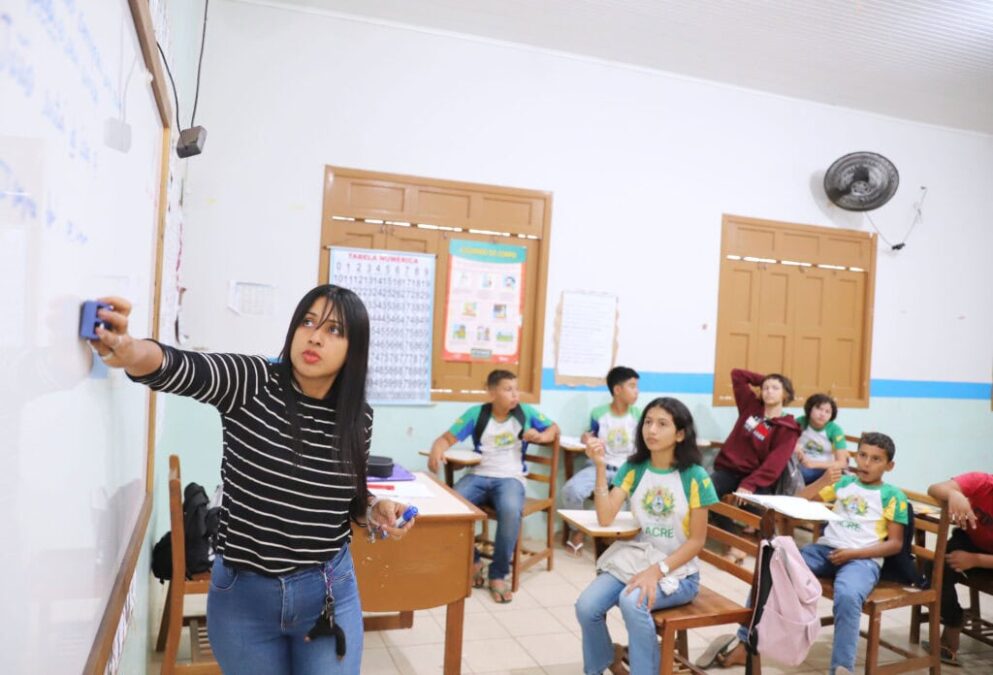 Escolas do Acre iniciam aplicação das provas do Saeb 2025 com foco na melhoria da educação