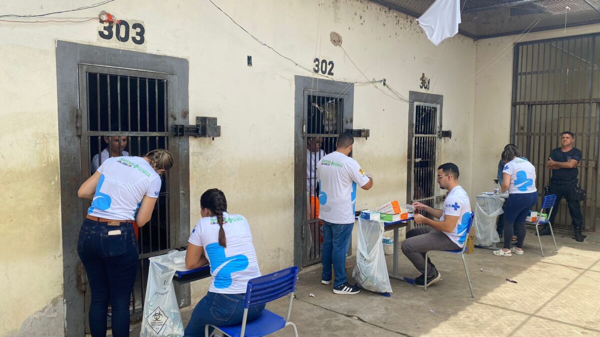 SEMSA e IAPEN realizam campanha de testes para ISTs no sistema prisional de Sena Madureira