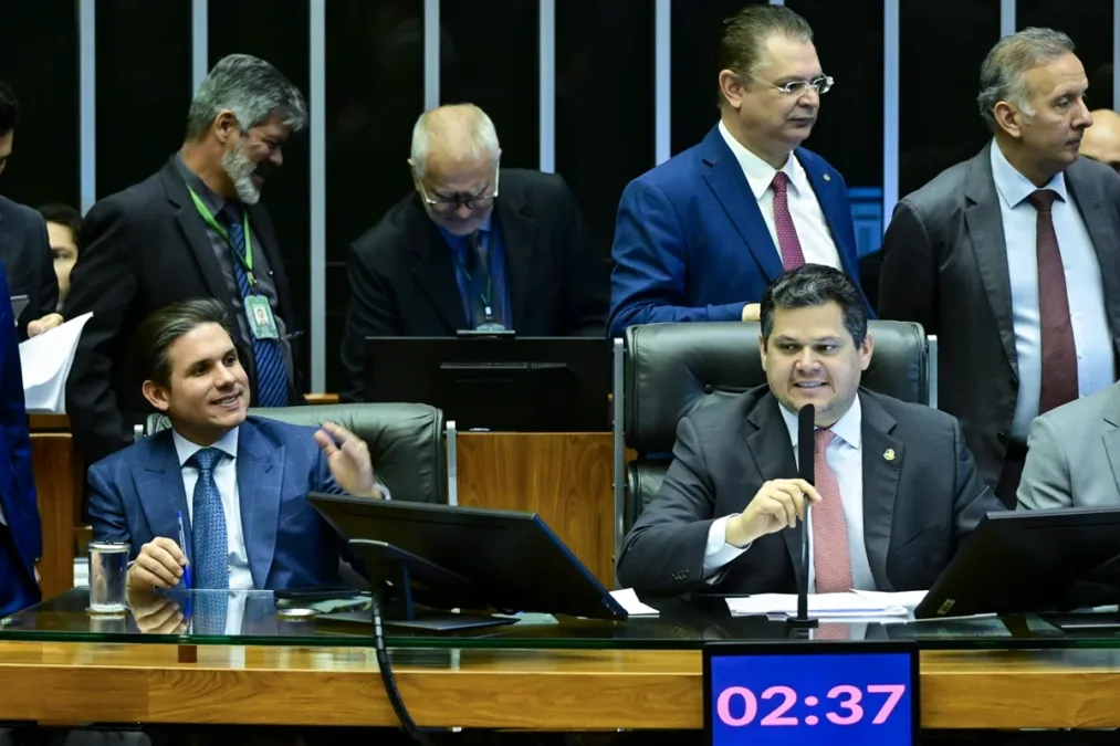 Congresso derruba vetos de Lula e abre caminho para o “PL da Devastação” desmontar regras ambientais