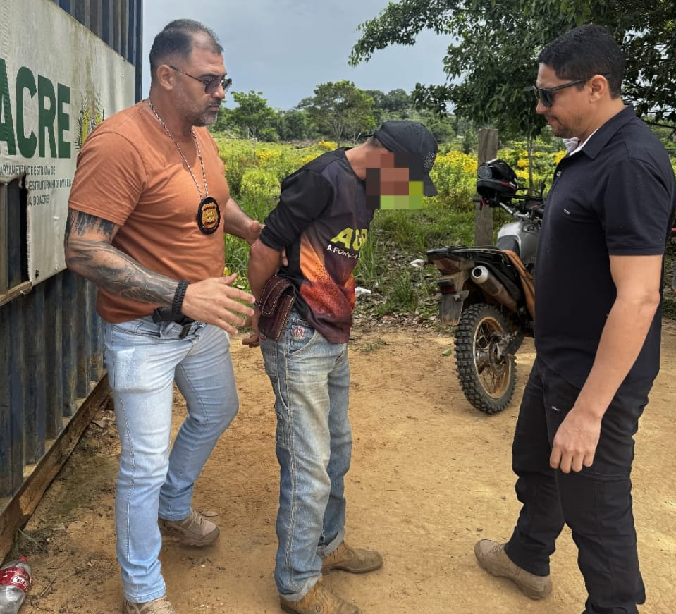 Investigadores da Polícia Civil cumpriram mandado federal e prenderam “Zezé” em Xapuri. Foto: cedida