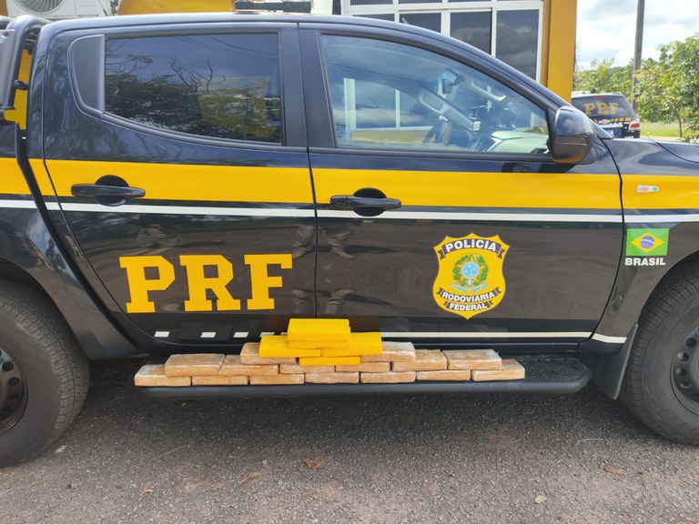 agentes encontraram 20,1 quilos de cocaína em tabletes, sendo 5,1 kg de cloridrato e 15,04 kg de pasta base.