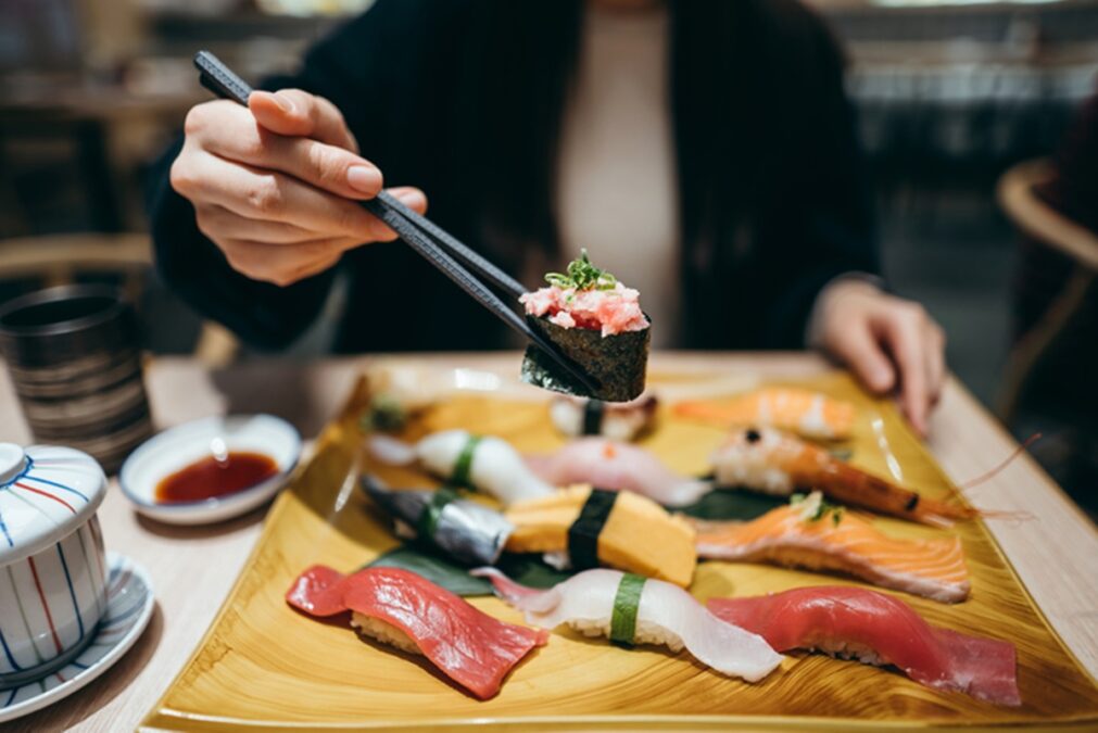 Dia do Sushi: veja as opções mais leves e mais calóricas de um rodízio