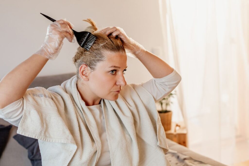 expert-revela-o-intervalo-ideal-e-seguro-para-retocar-a-raiz-do-cabelo