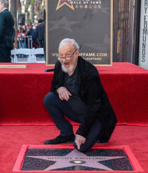 Intérprete de Freddy Krueger ganha estrela na Calçada da Fama em pleno Halloween