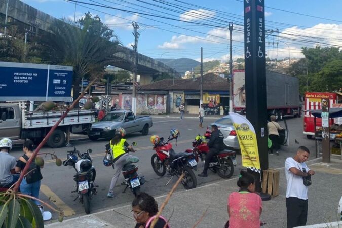 em-voto-sobre-mototaxi-em-sp,-dino-pede-“direitos-basicos”-a-categoria