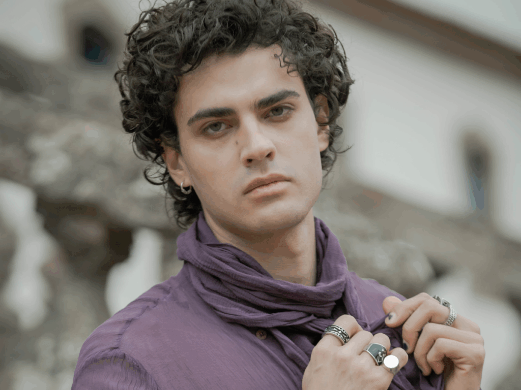 pedro-alves-celebra-sucesso-de-“vermelho-sangue”-e-diz-que-vira-heroi-na-2a-temporada