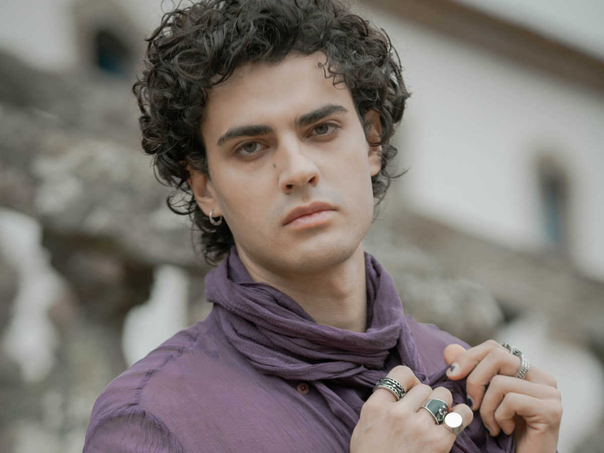 Pedro Alves celebra sucesso de “Vermelho Sangue” e diz que vira herói na 2ª temporada