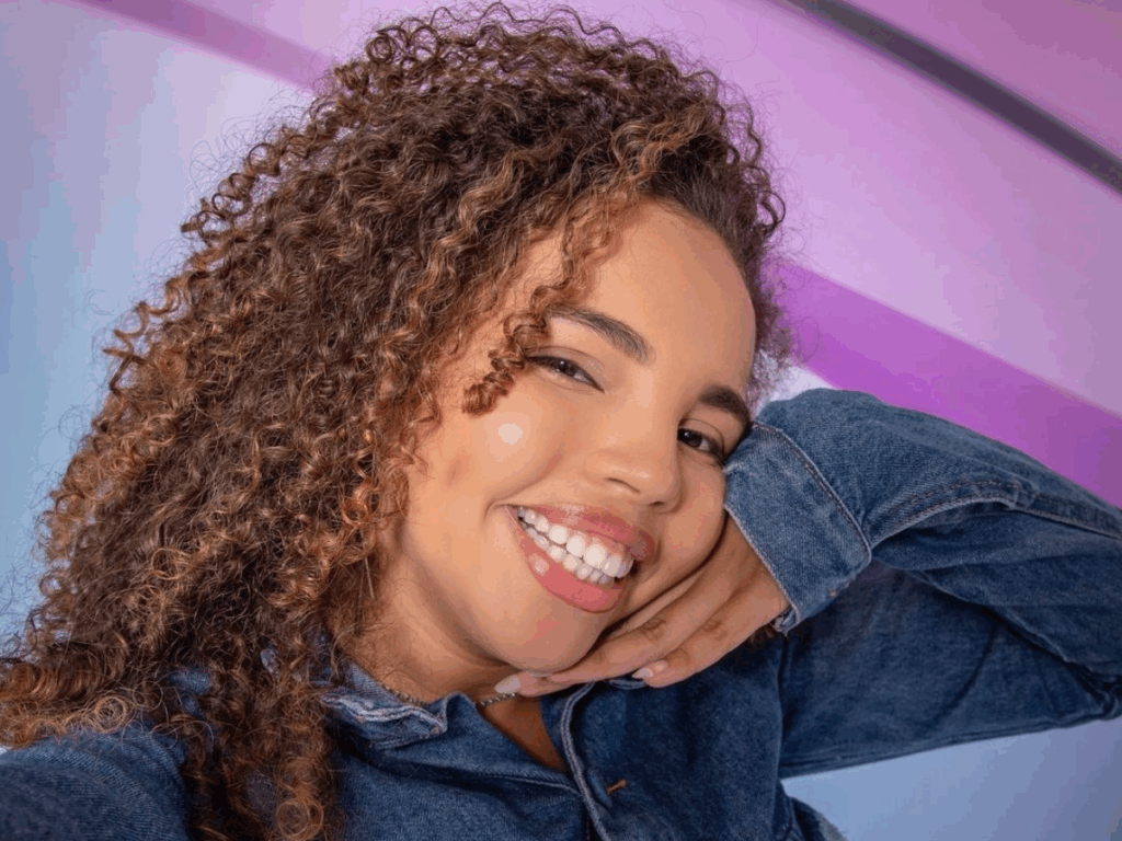 “primeira-vez-que-andei-de-aviao-foi-por-causa-do-bbb”,-revela-pitel-em-festa-no-rio