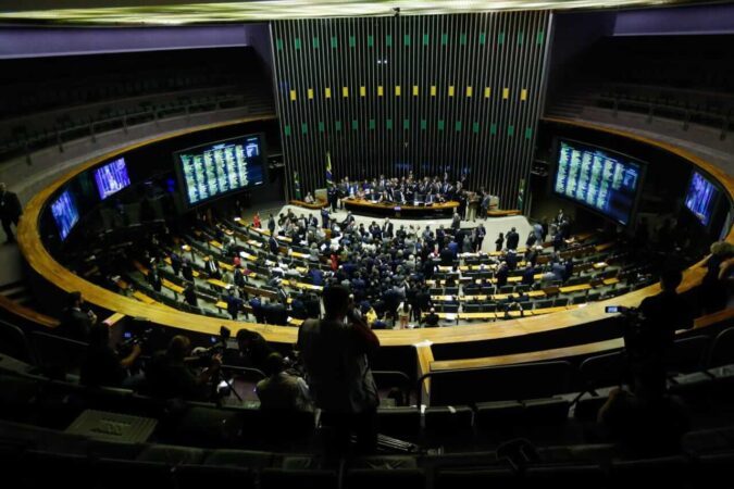 camara-ja-se-prepara-para-briga-juridica-com-governo-em-2026