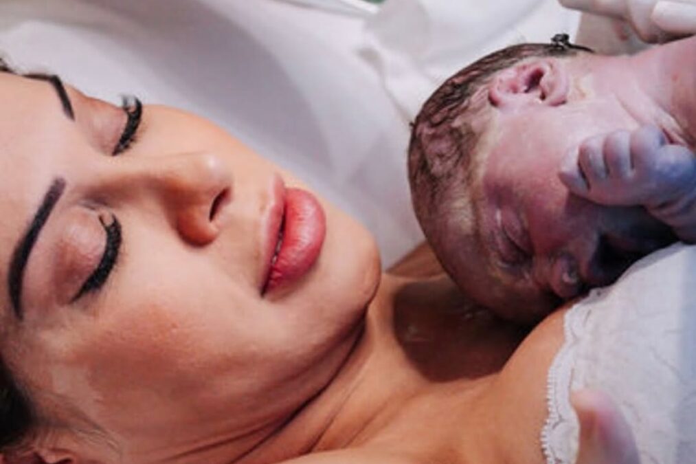 Maíra Cardi revela momento difícil no parto de Eloah: “Sem respirar”