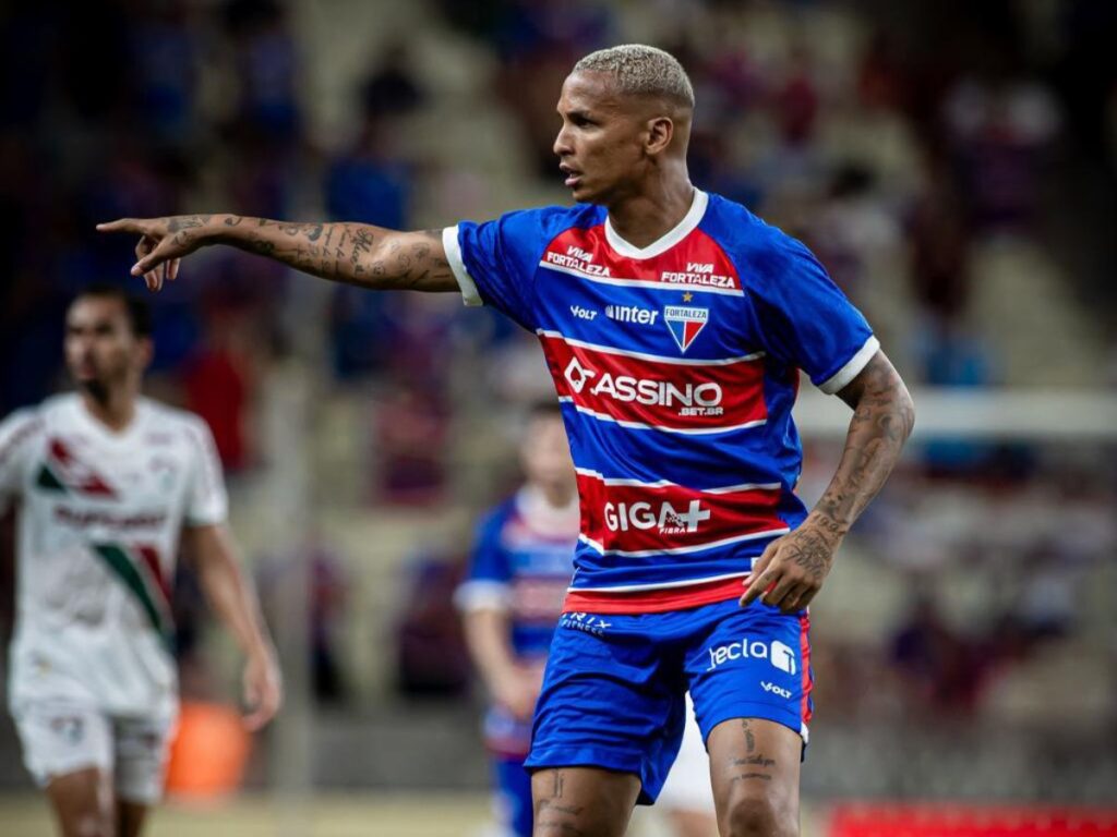 santos-e-fortaleza-empatam-e-se-complicam:-risco-de-rebaixamento-dispara-no-brasileirao