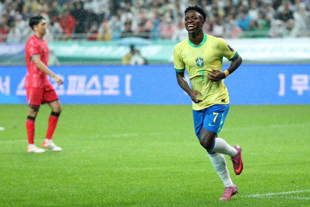 o-conselho-de-ancelotti-para-vini-jr.-apos-envolvimento-em-polemicas