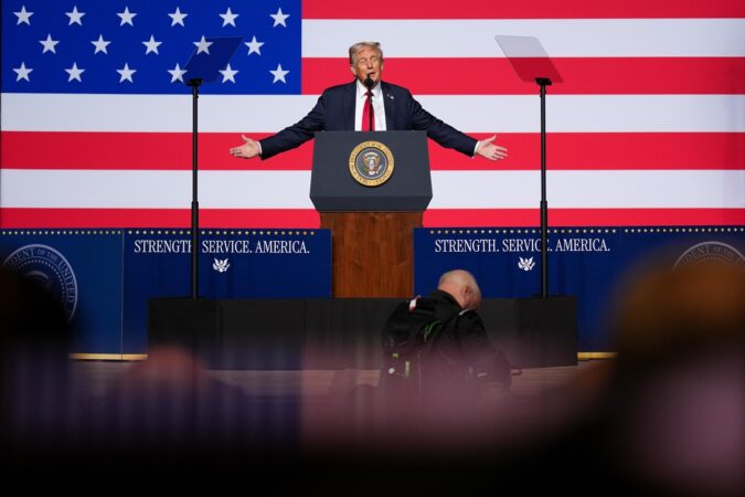 aprovacao-de-trump-despenca-para-37%,-menor-nivel-do-segundo-mandato