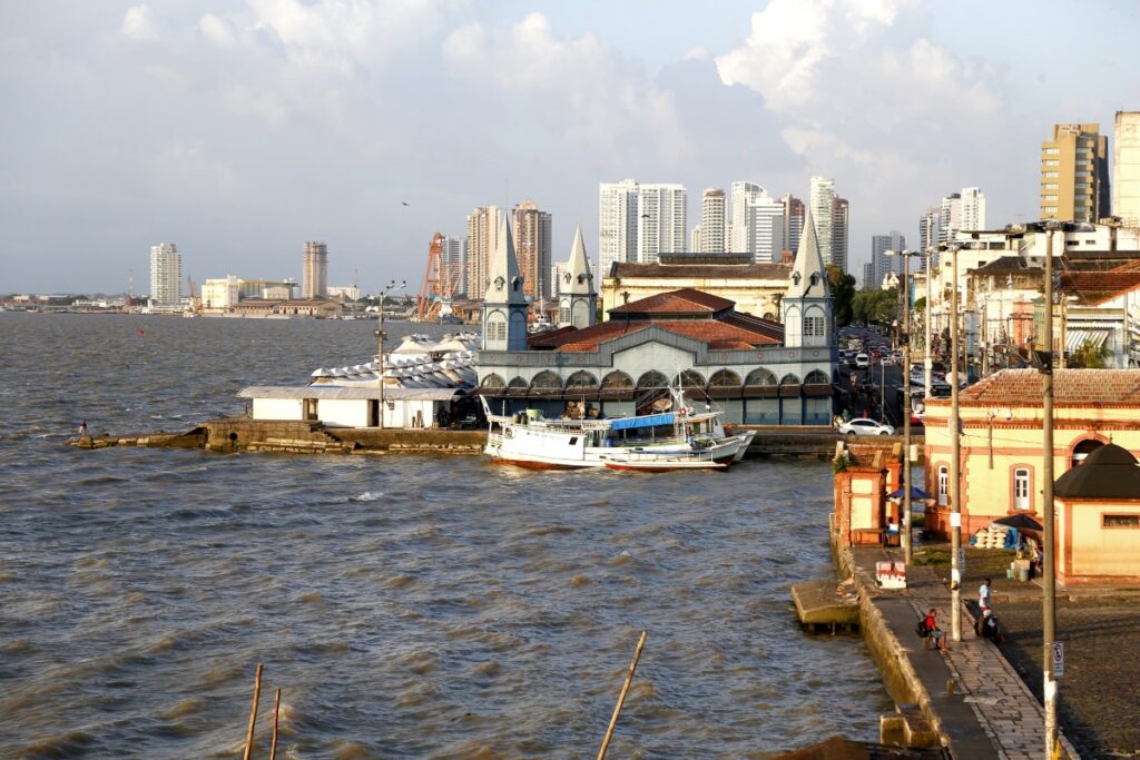 por-causa-do-calor-em-belem,-governo-flexibiliza-dress-code-da-cop30