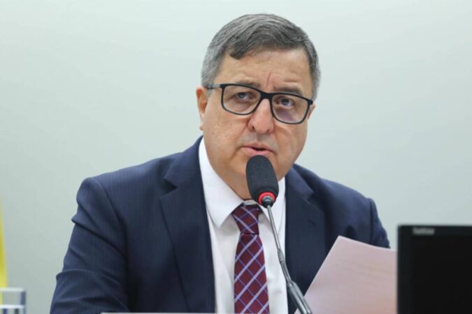 autor-une-projeto-sobre-terrorismo-a-proposta-antifaccao-de-lula