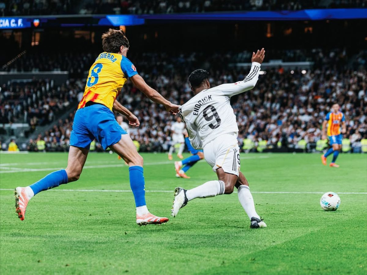 Em meio a possível saída, Endrick vira o camisa 9 mais novo do século no Real Madrid