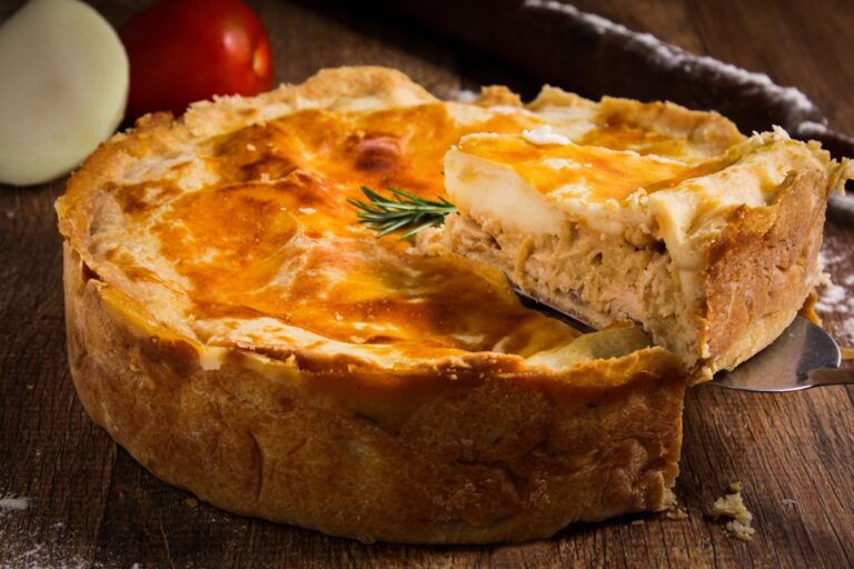 torta-de-frango:-megacremosa-e-rapida,-esta-receita-e-irresistivel