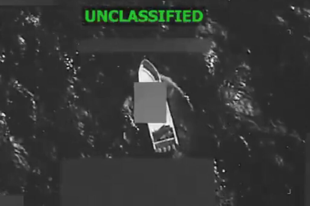 eua-faz-novo-ataque-a-embarcacao-no-pacifico-e-mata-duas-pessoas