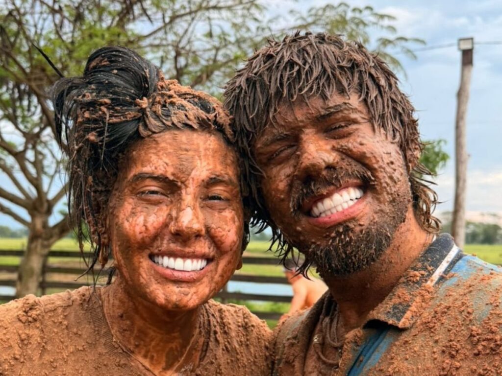 noite-em-familia!-poliana-rocha-e-leonardo-se-juntam-a-ana-castela-e-ze-felipe-para-jantar