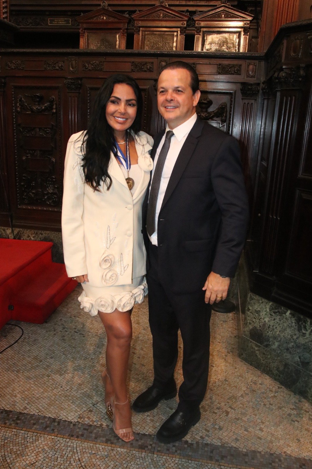 ALERJ concede Medalha Tiradentes para a jornalista Gardênia Cavalcanti