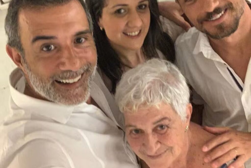 marcos-pasquim-emociona-ao-se-despedir-da-mae,-que-morreu-aos-76-anos