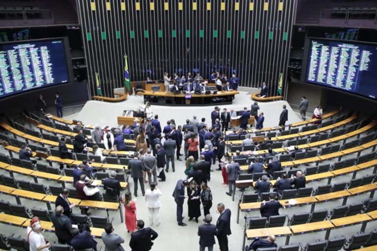 camara-aprova-derrubar-resolucao-que-orienta-aborto-legal-em-criancas